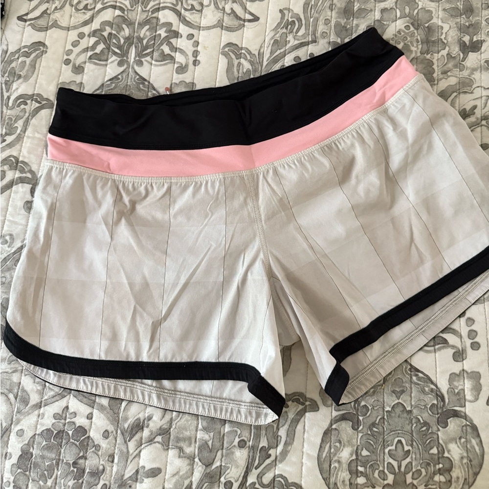 Lululemon groovy run shorts